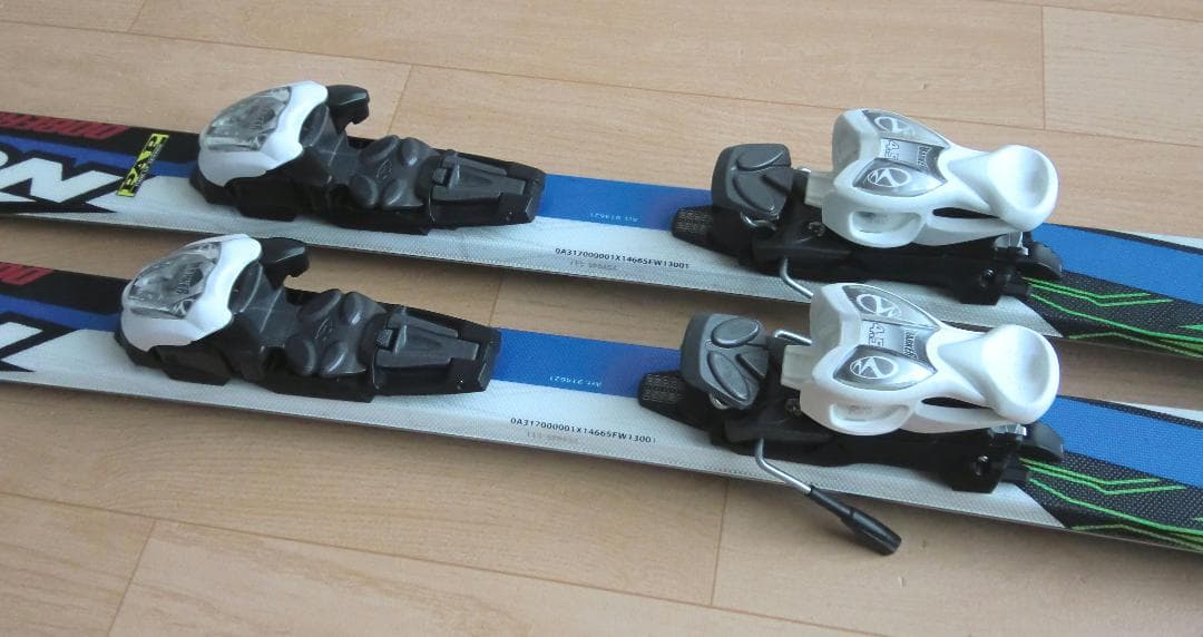 ■■送料無料■ノルディカ■ジュニア用スキー4点セット■140/24■WAX済■■