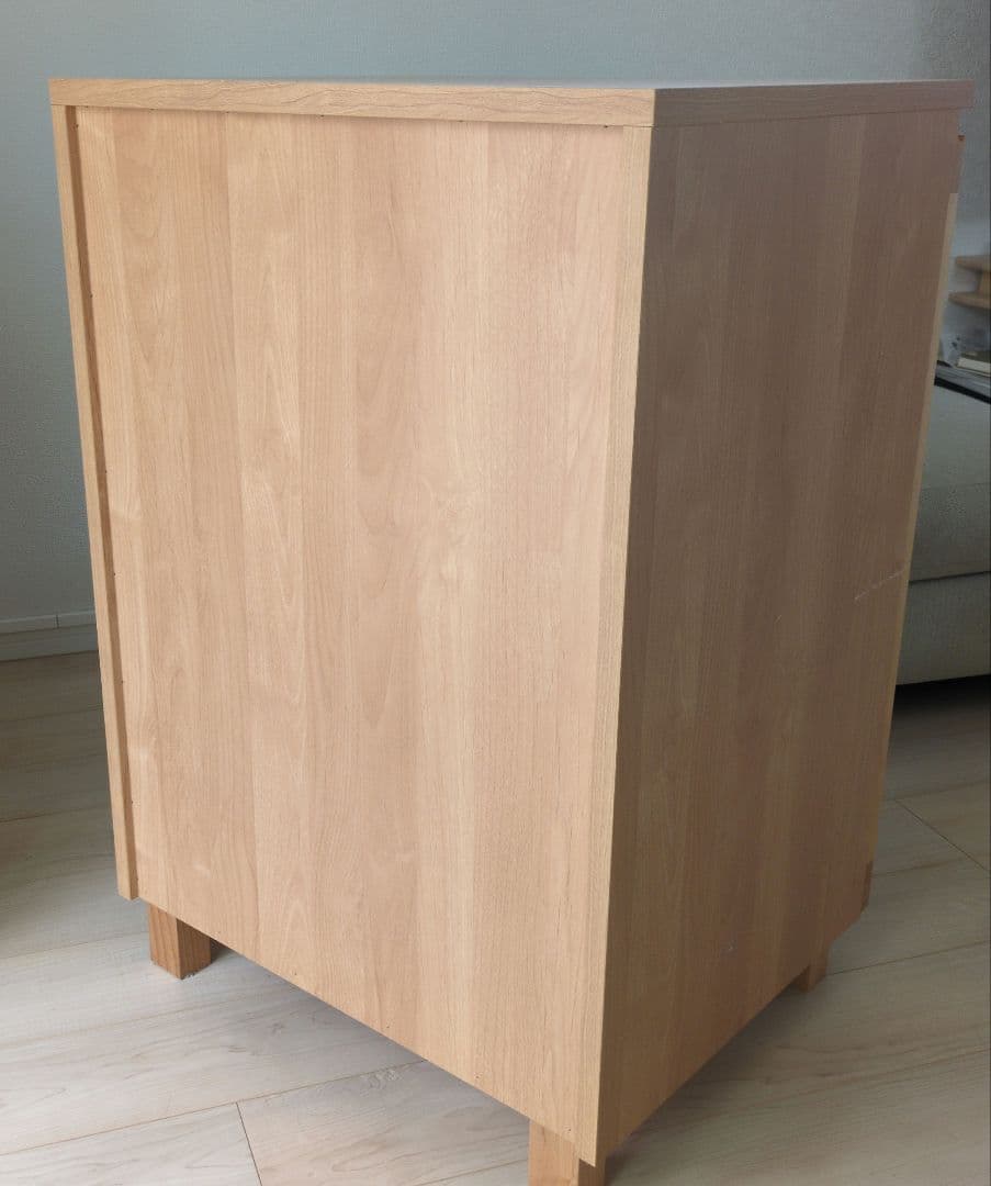 ガラスキャビネット