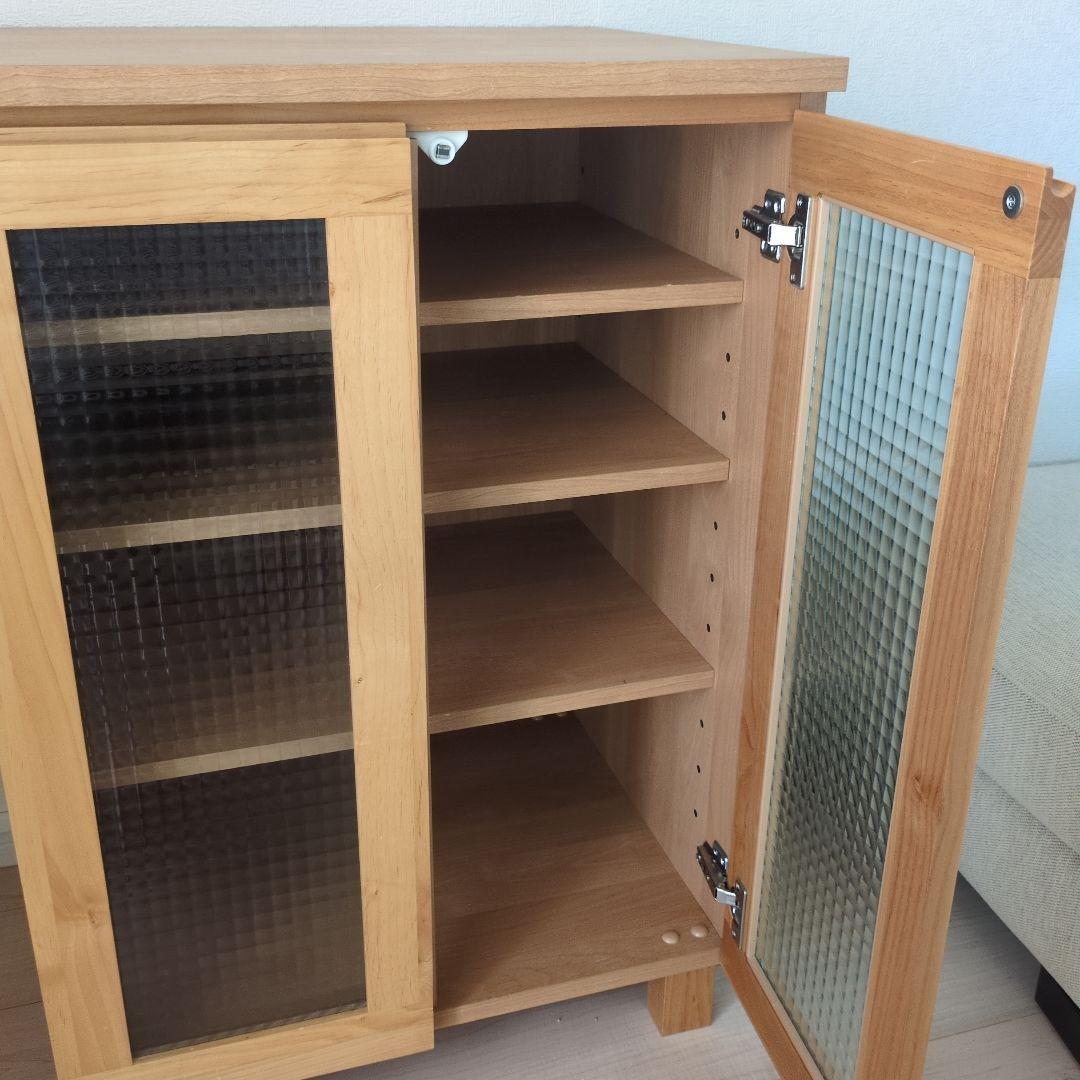 ガラスキャビネット