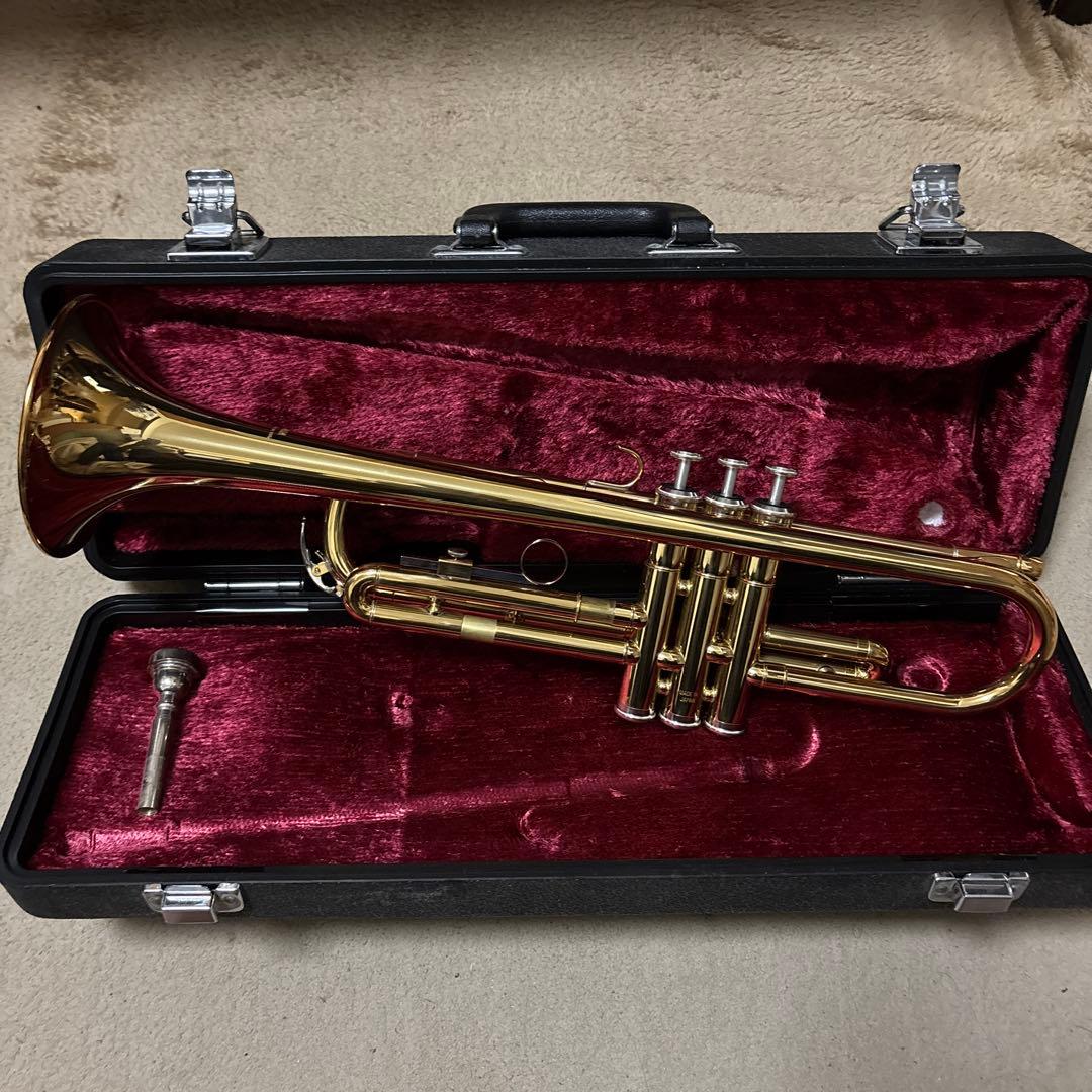トランペット YTR-1335 本体とマウスピース付き