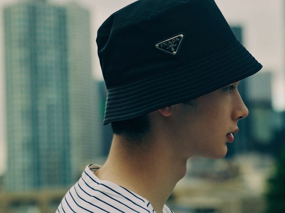 値下げ中 完全正規品 PRADA ブラック バケットハット M