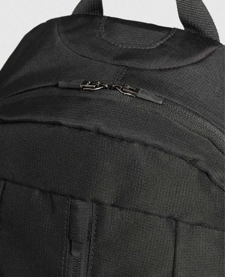 新品　未使用　海外限定　ジムシャーク　 ランニングバックパック