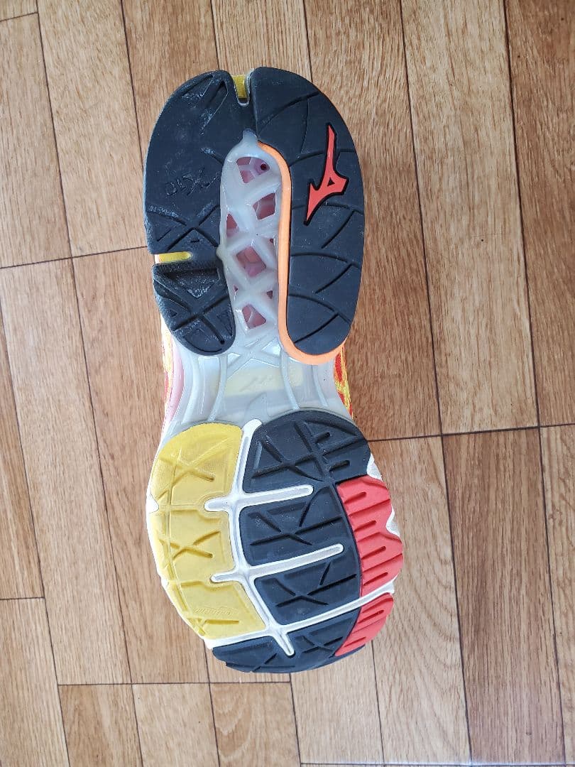 新品　ミズノ　ランニングシューズ　27.5㎝