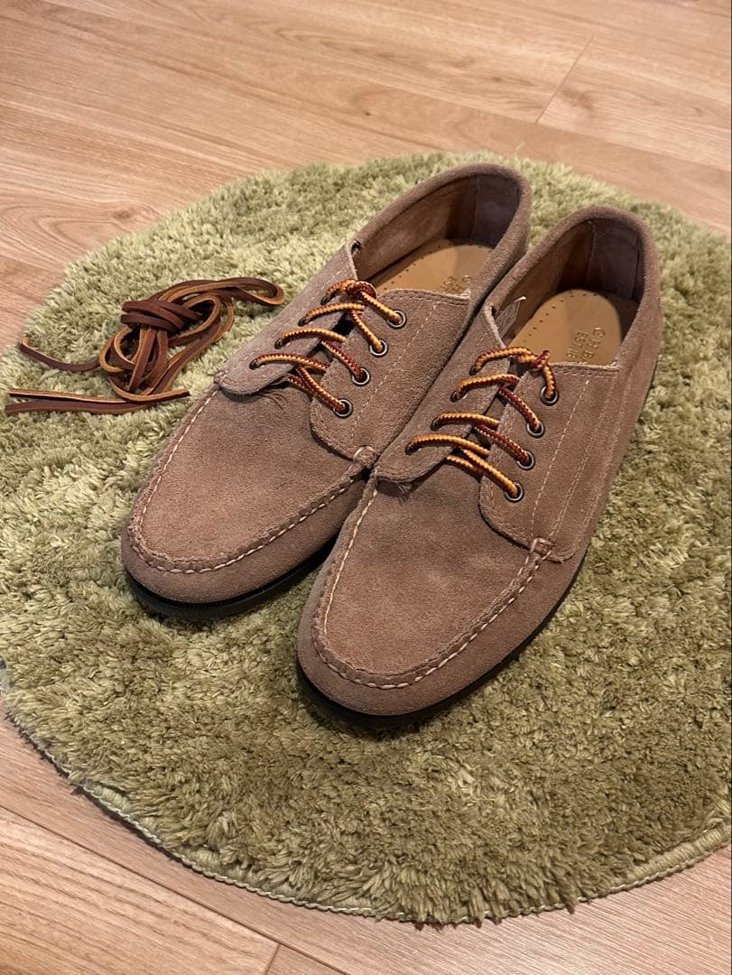 ベージュ スエード モカシン