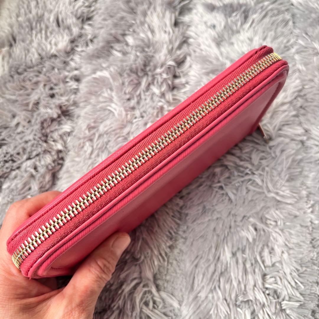 PRADA サフィアーノ　ラウンドファスナー　ゴールド金具　メタルロゴ　ピンク