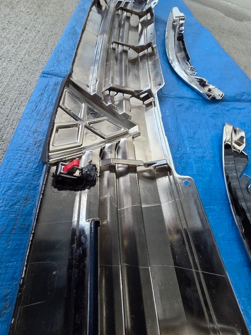 三菱 デリカ　D5 メッキフロントグリル メッキアイライン　アーバンギア