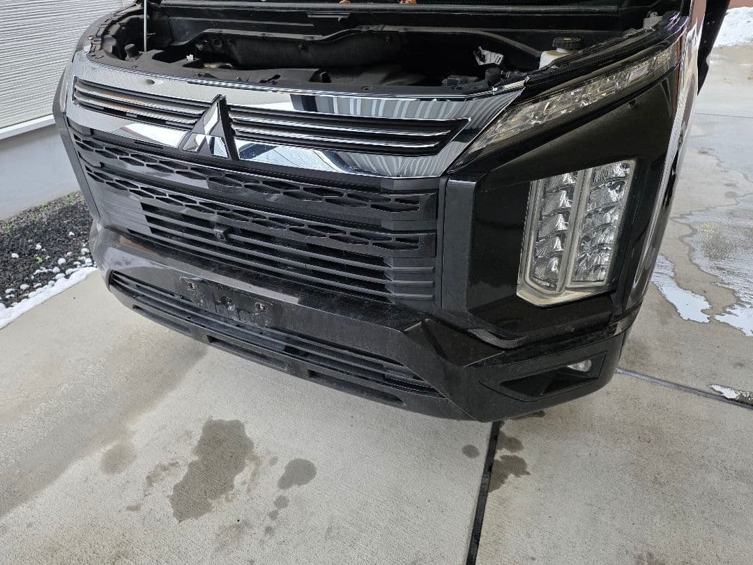 三菱 デリカ　D5 メッキフロントグリル メッキアイライン　アーバンギア