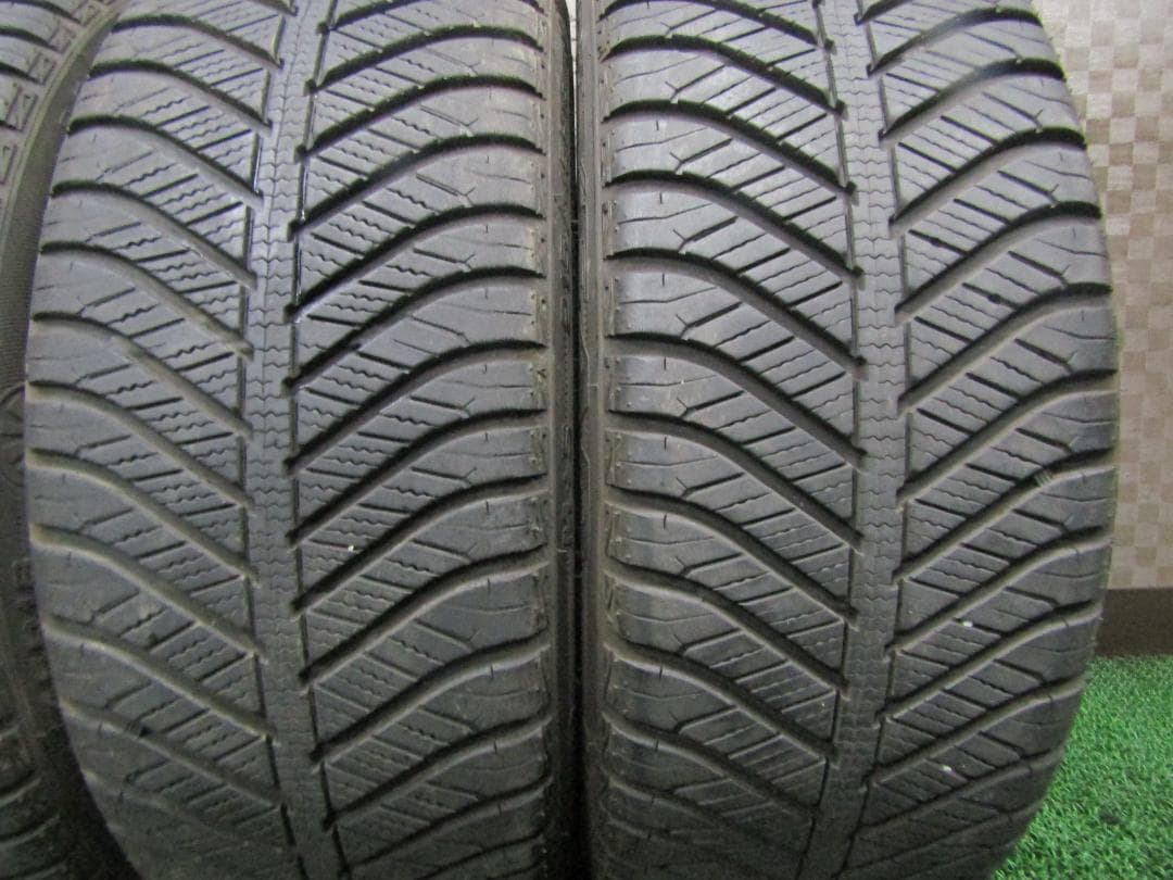 ☆送料込☆8分山以上☆ダンロップ ベクター 4シーズン 215/45R18 4本