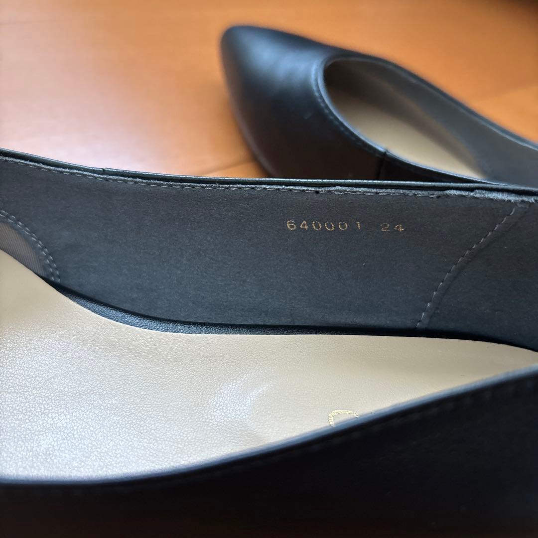 「HIMIKO」WEB限定デザイン ローヒールパンプ　ブラック　24cm