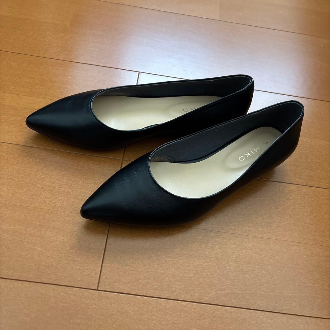 「HIMIKO」WEB限定デザイン ローヒールパンプ　ブラック　24cm