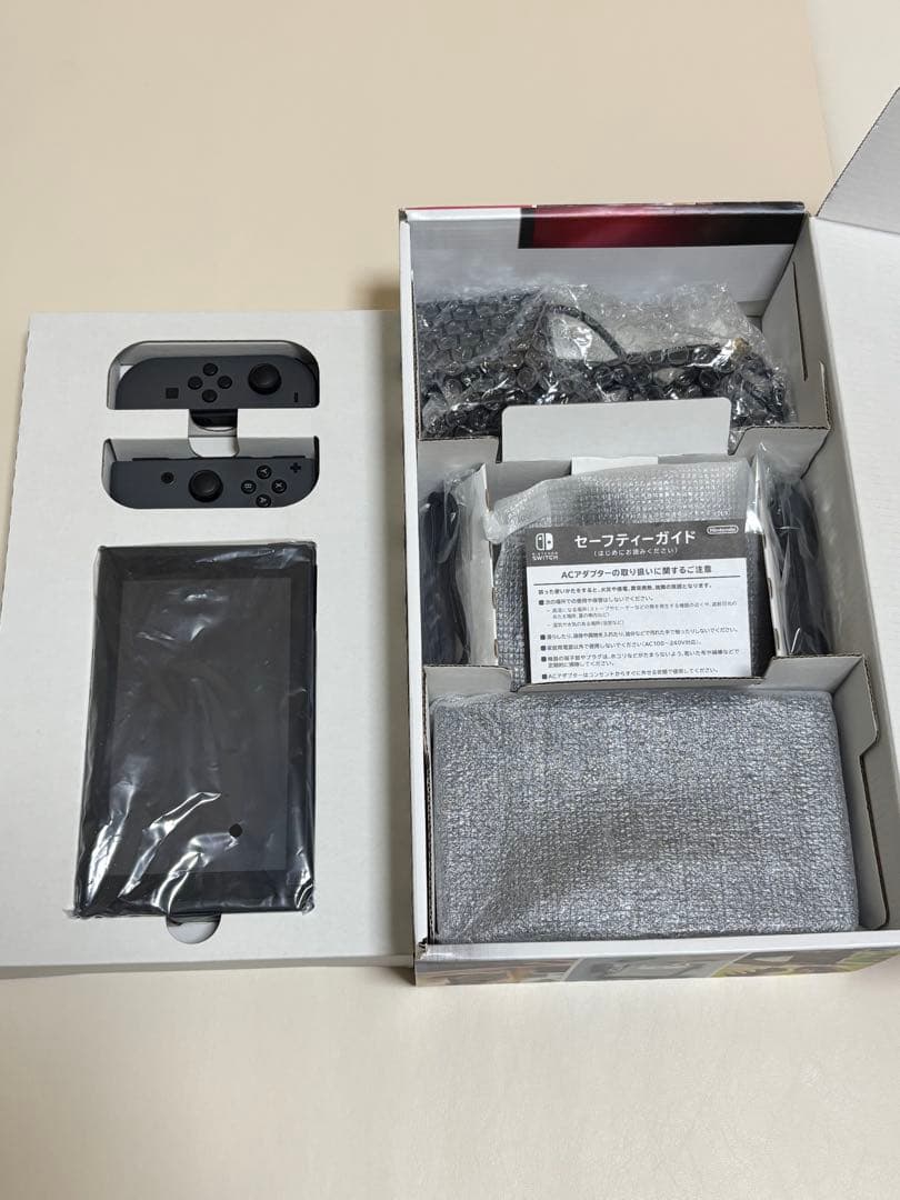 Nintendo Switch ニンテンドースイッチ本体＋ジョイコン（ネオン）