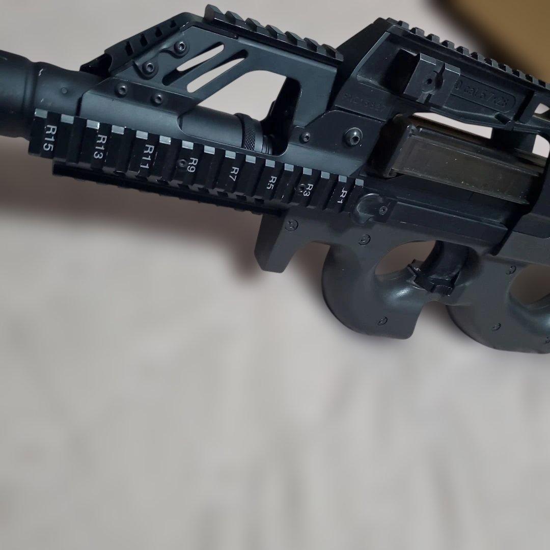 にやつき 東京マルイ P90 電動ガン カスタム