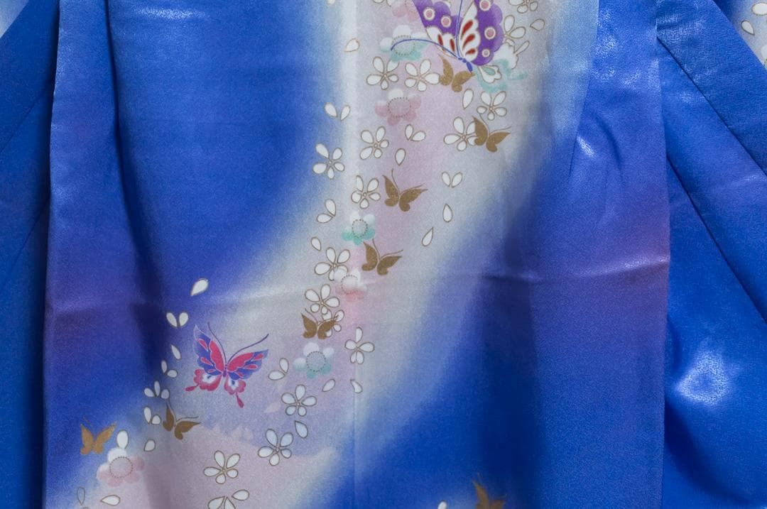 ぴ*ち様 【七五三7歳女の子】晴れ着フルセット・振袖一式・豪華・蝶柄×青地・７歳