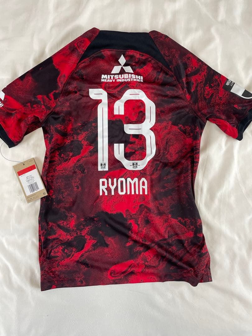 浦和レッズ 2024 ホームユニフォーム　渡邊凌磨選手　No.13