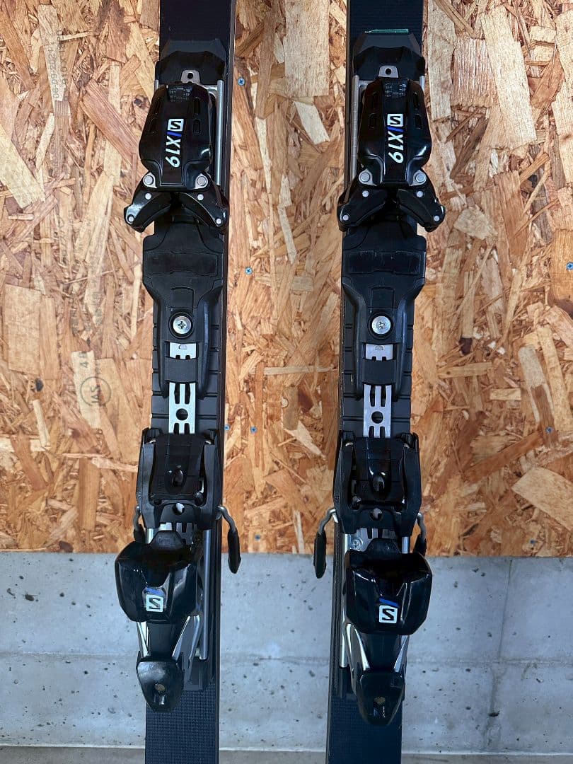 ゆきちゃんさん　OGASAKA TRIUN スキー板 183cm