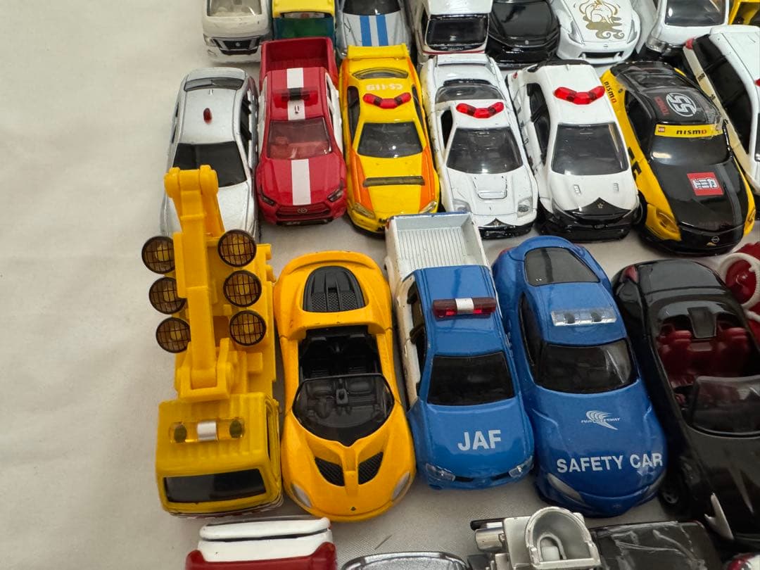 トミカ　ミニカー　１２８個　まとめ売り　カーズ　ディズニートミカ　トミカ博