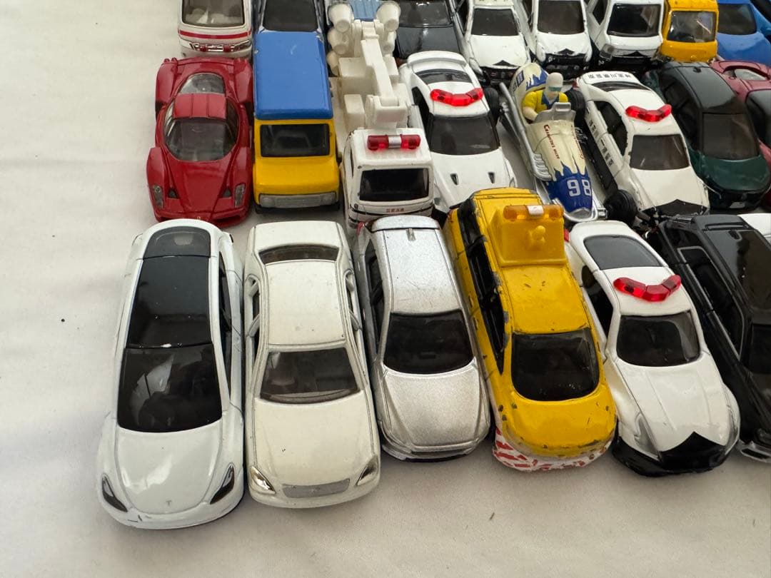 トミカ　ミニカー　１２８個　まとめ売り　カーズ　ディズニートミカ　トミカ博