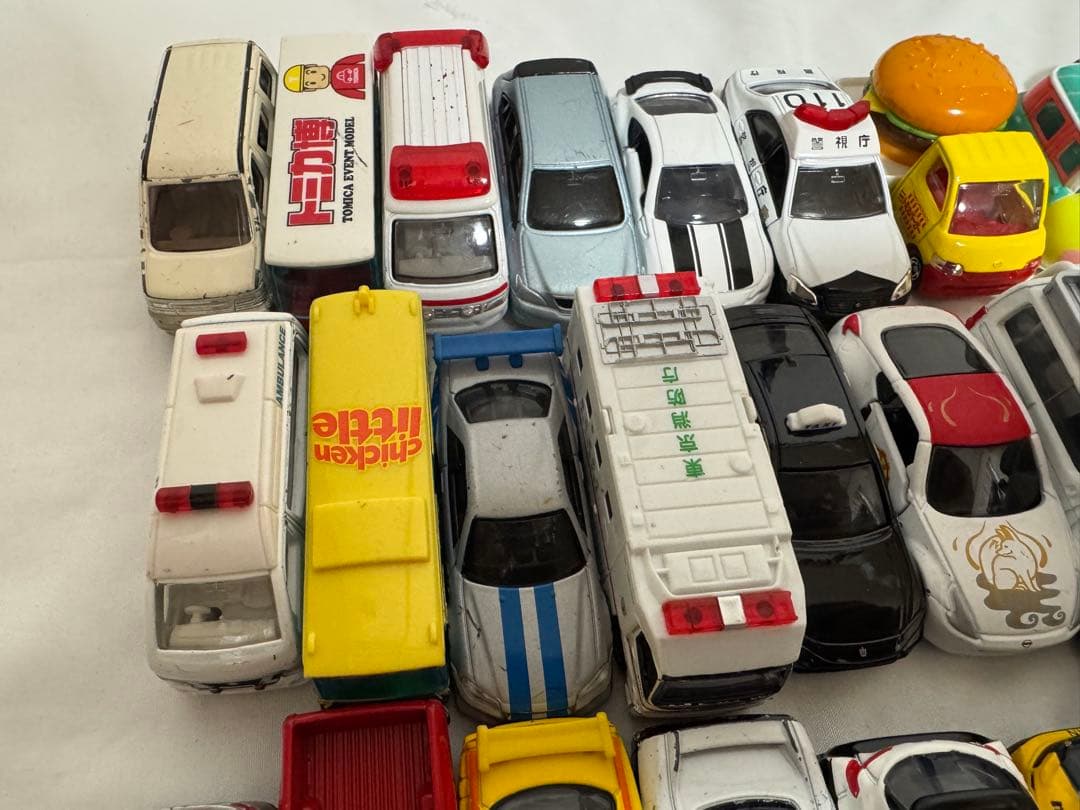 トミカ　ミニカー　１２８個　まとめ売り　カーズ　ディズニートミカ　トミカ博