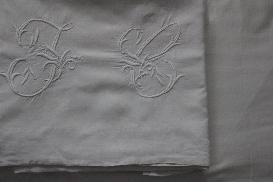 konorinoko様フランスアンティークイニシャルシーツ/モノグラムカバー