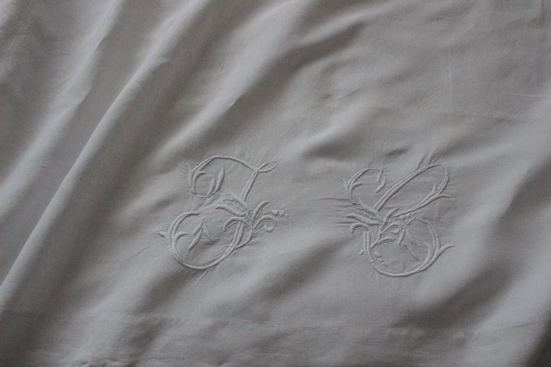 konorinoko様フランスアンティークイニシャルシーツ/モノグラムカバー