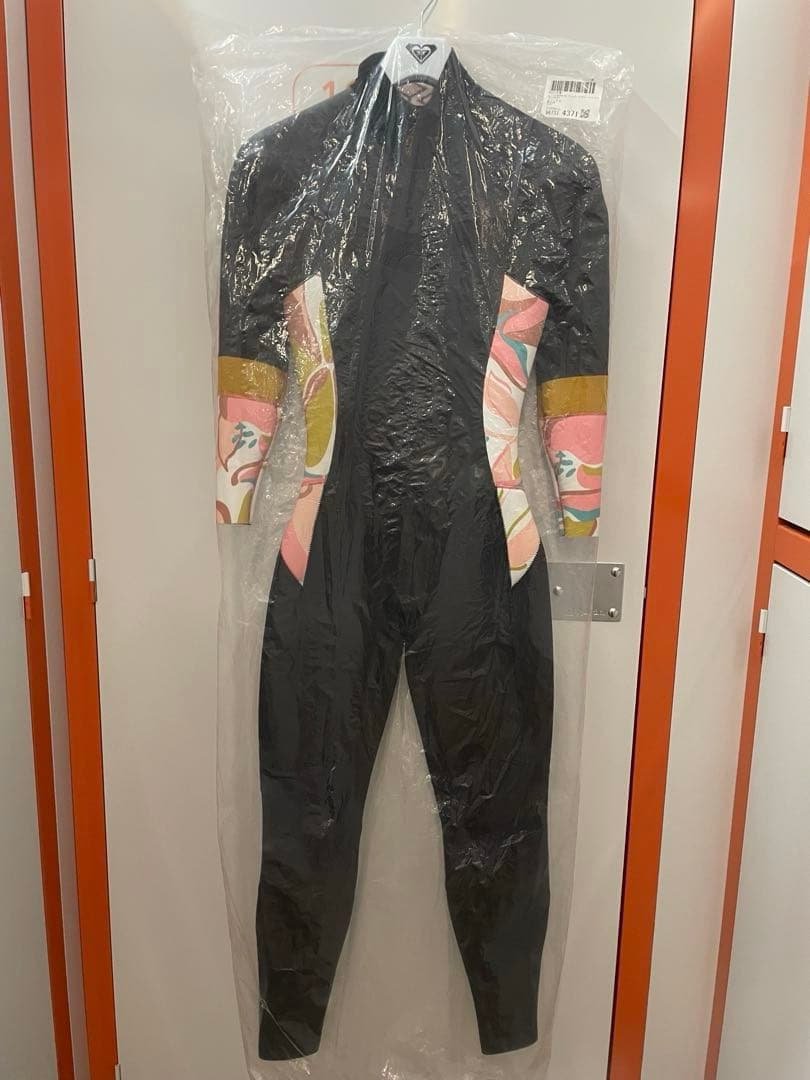 【新品•未試着•タグ付】ROXY ロキシー セミドライ 4/3㍉ Mサイズ