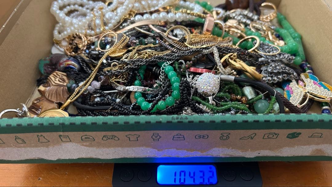 あ*ん様 アクセサリー まとめ売り イミテーション ジャンク品 ②