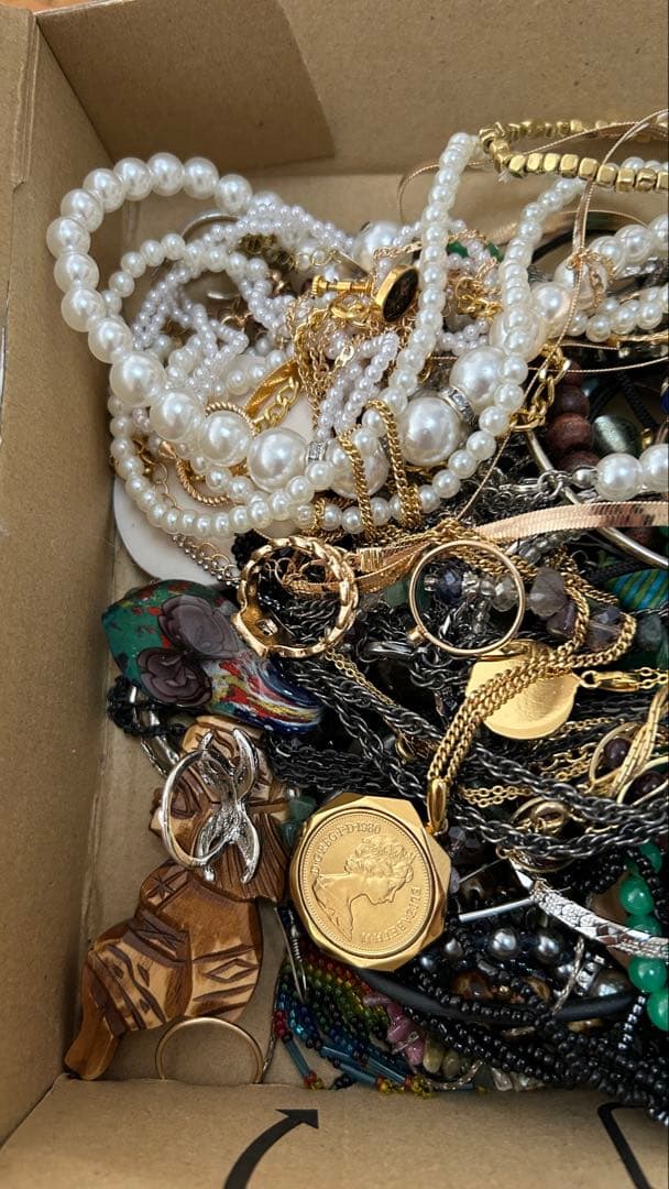 あ*ん様 アクセサリー まとめ売り イミテーション ジャンク品 ②