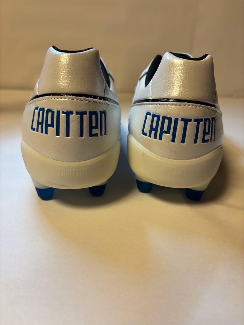 CAPITTEN ONEサッカーシューズ ホワイト/ブルー