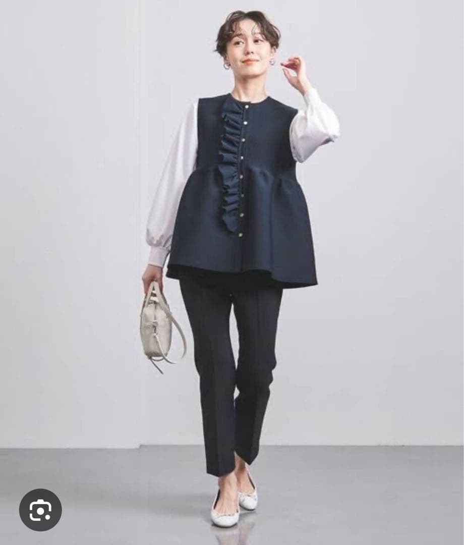 UNITED ARROWS・Pフリル　ベスト　ペプラム