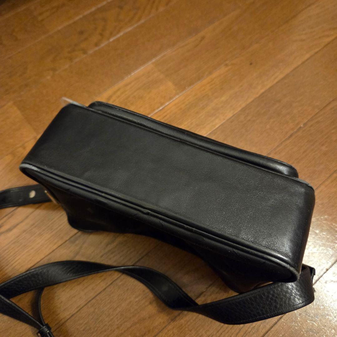 MCM ブラックレザーショルダーバッグ