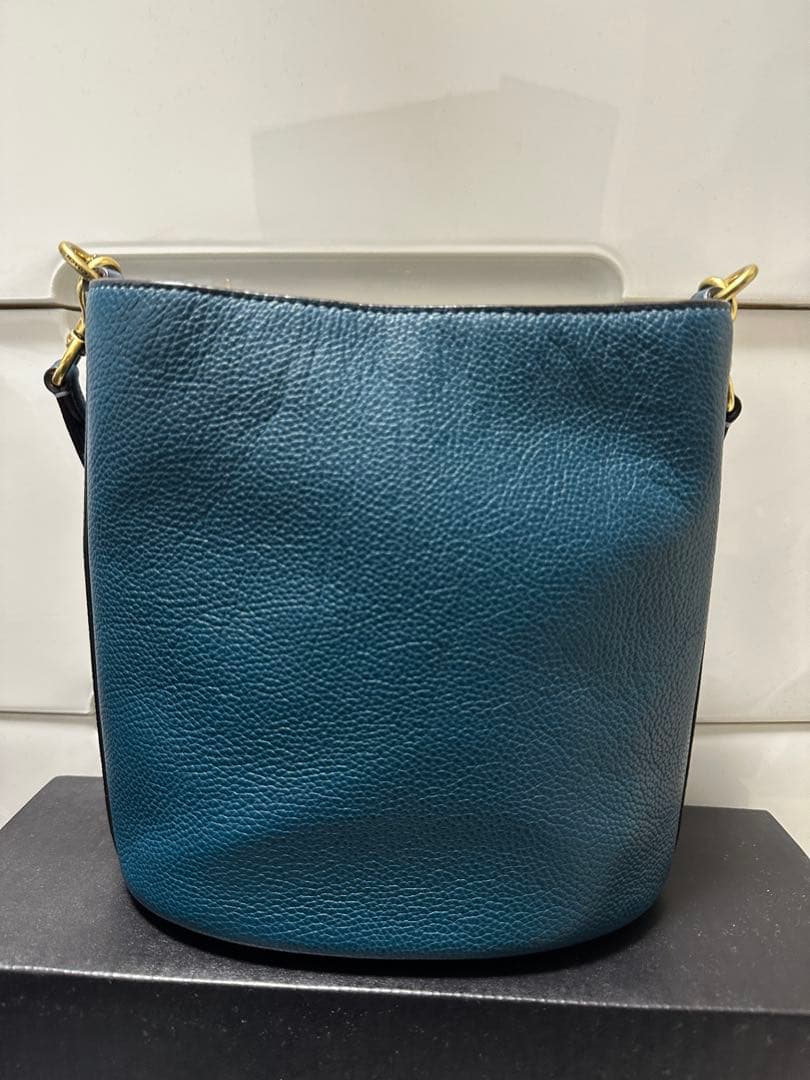 coach ウィロウ19 ソフト バケット バッグ　ブラス/マリン