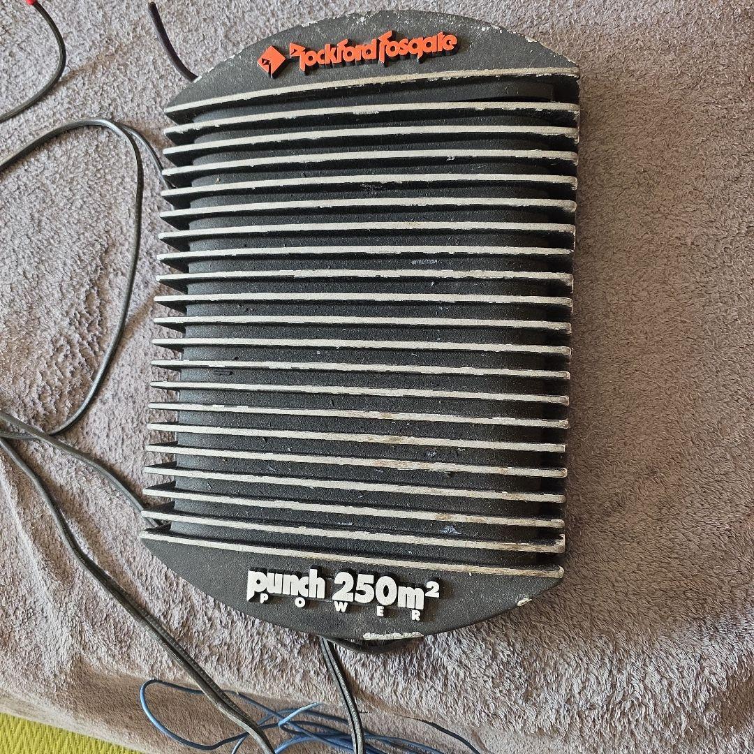 Rockford Fosgate Punch 250m2 アンプ