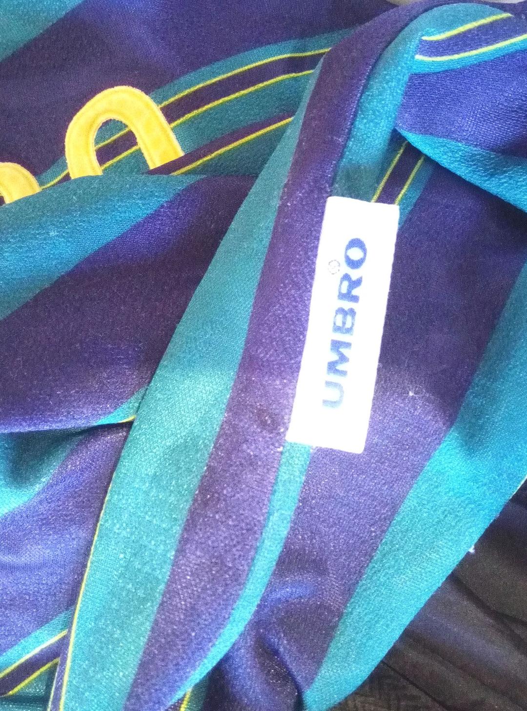 レトロ♥アヤックス♥超希少！ヴィンテージユニフォーム♥UMBRO♥サードモデル