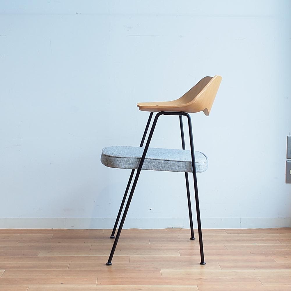 Case Furniture 675チェア オーク材×ファブリックシート