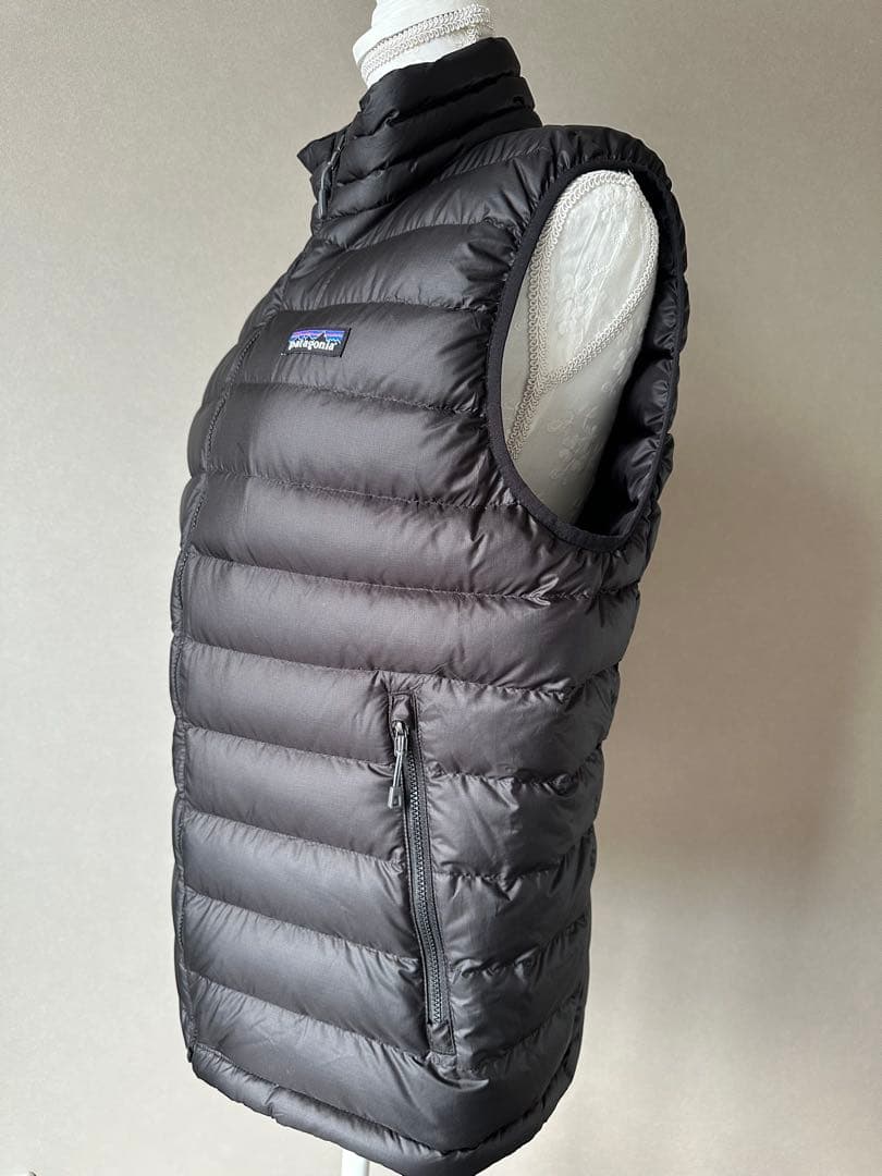 patagonia ★定番ブラック ★ダウンベスト★軽量