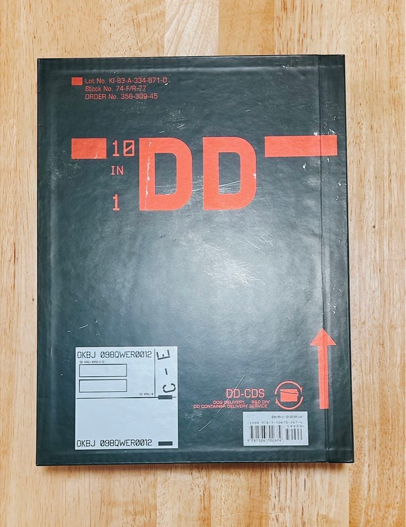 設定資料集 l Gear Solid V 世界限定400冊