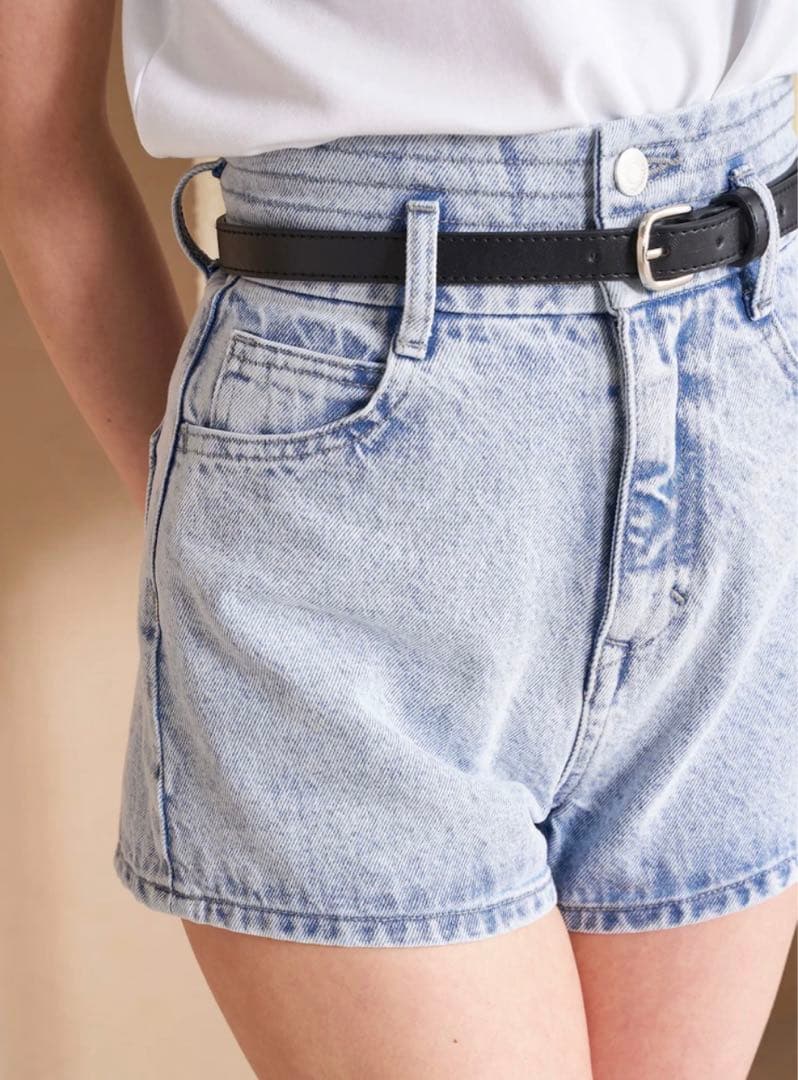 【新品、未使用】ダーリッチ ハイウエストデニムショートパンツ