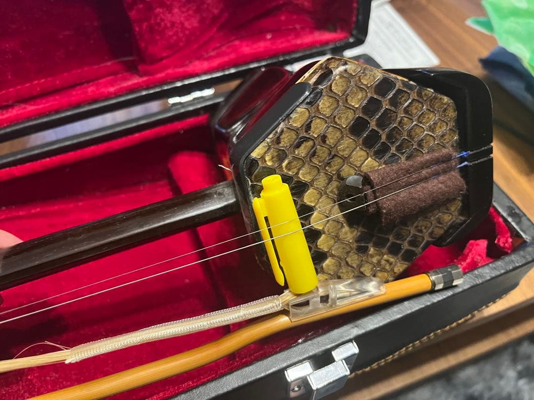 二胡 敦煌牌 上海民族楽器 胡弓 南胡 弦楽器 ハードケース付 中国