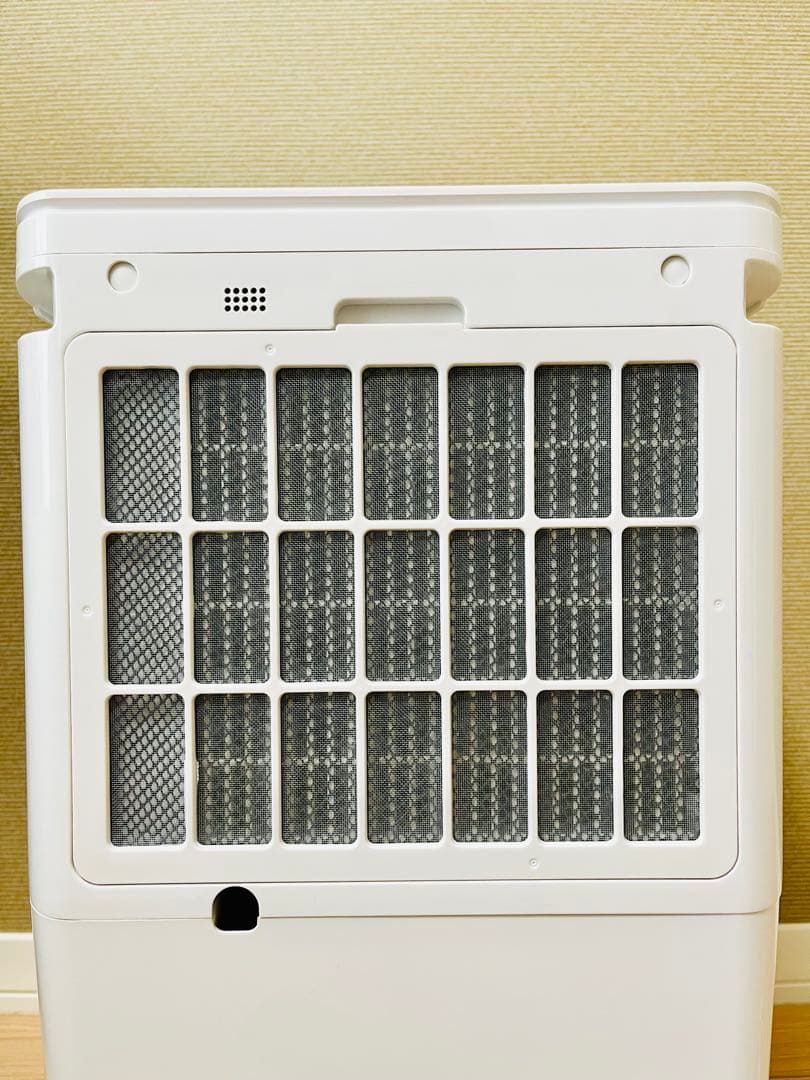 美品 コンプレッサー式 除湿器 タンスのゲン JO04 2023年製