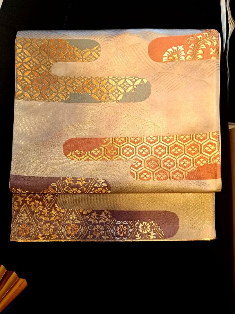 美品❇️豪華黒留袖　手描友禅　刺繍　絞り染め　比翼仕立て　５つ紋　フルセット