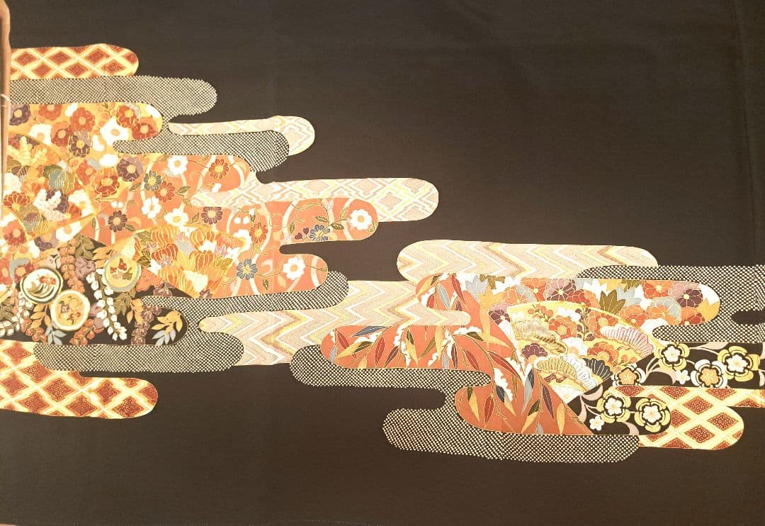 美品❇️豪華黒留袖　手描友禅　刺繍　絞り染め　比翼仕立て　５つ紋　フルセット