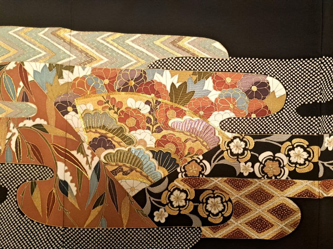 美品❇️豪華黒留袖　手描友禅　刺繍　絞り染め　比翼仕立て　５つ紋　フルセット