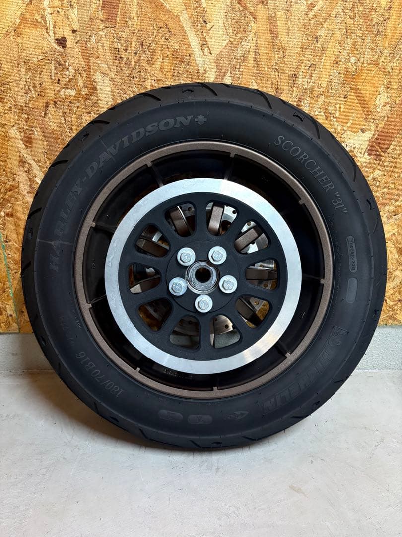 FXLRST ローライダーST 純正ホイールセット