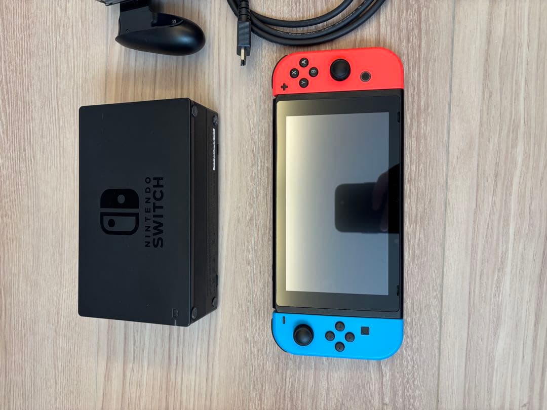 Nintendo Switch 本体 赤・青 Joy-Con 付属品あり