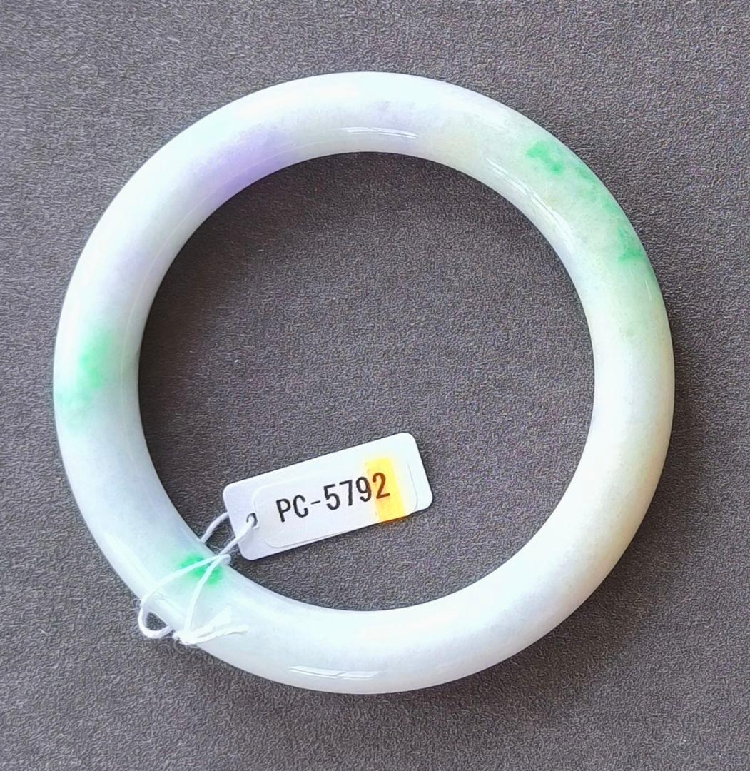 【日本鑑別書付】ラベンダーと陽緑の本翡翠バングル（内径57ミリ）5792