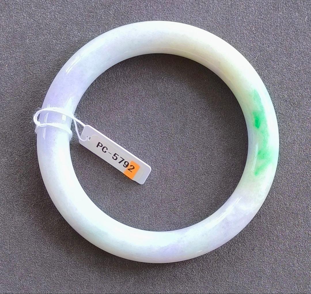 【日本鑑別書付】ラベンダーと陽緑の本翡翠バングル（内径57ミリ）5792