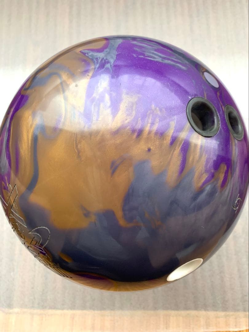 フィジックス エラ 14P ボウリングボール ハイスポ　ストーム