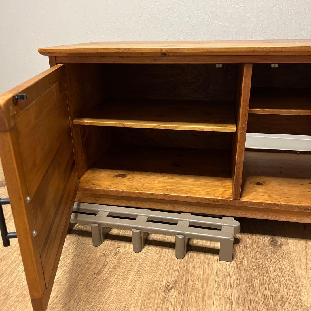 レトロなテレビボード