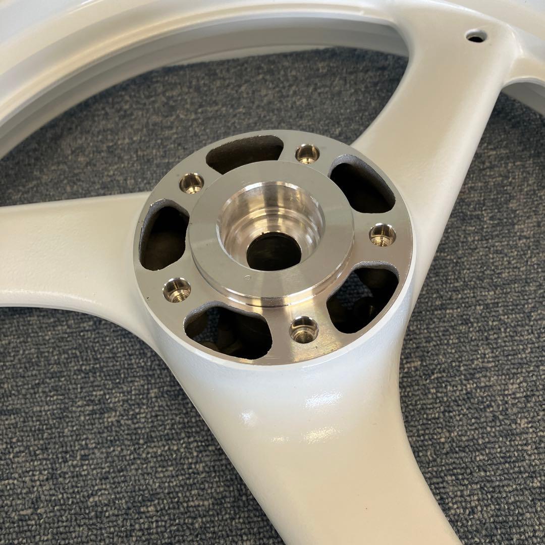 新品絶品　スズキ　RGVガンマ　フロントホイール　VJ22