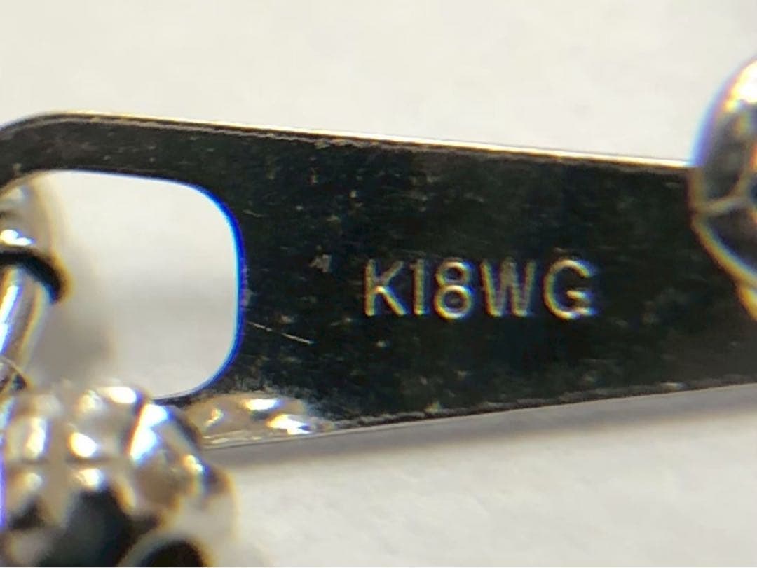 ☆K18 WG　黒赤柄石付ネックレス